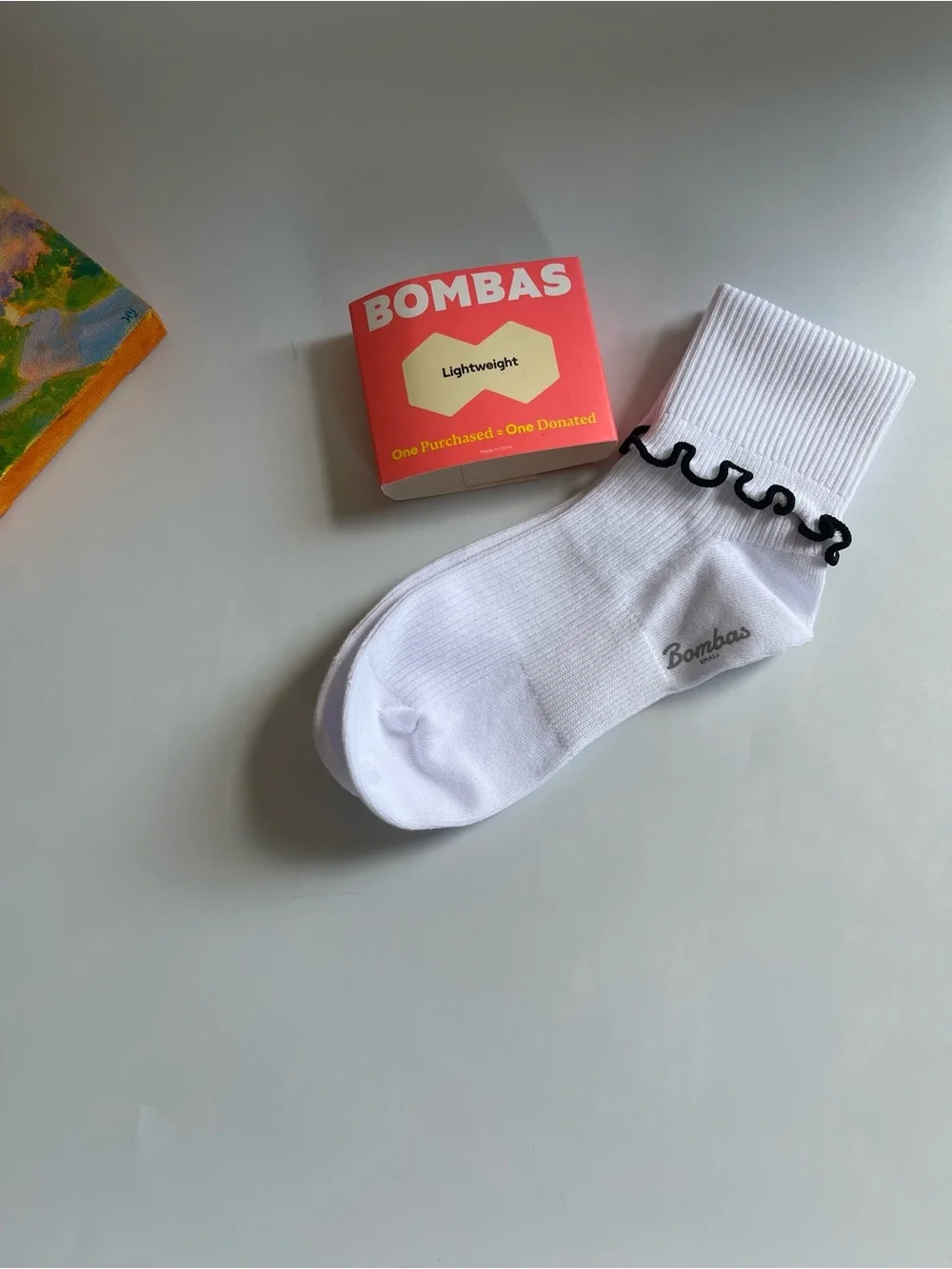 Bombas White Lightweight Ruffle-Trim Ankle Socks